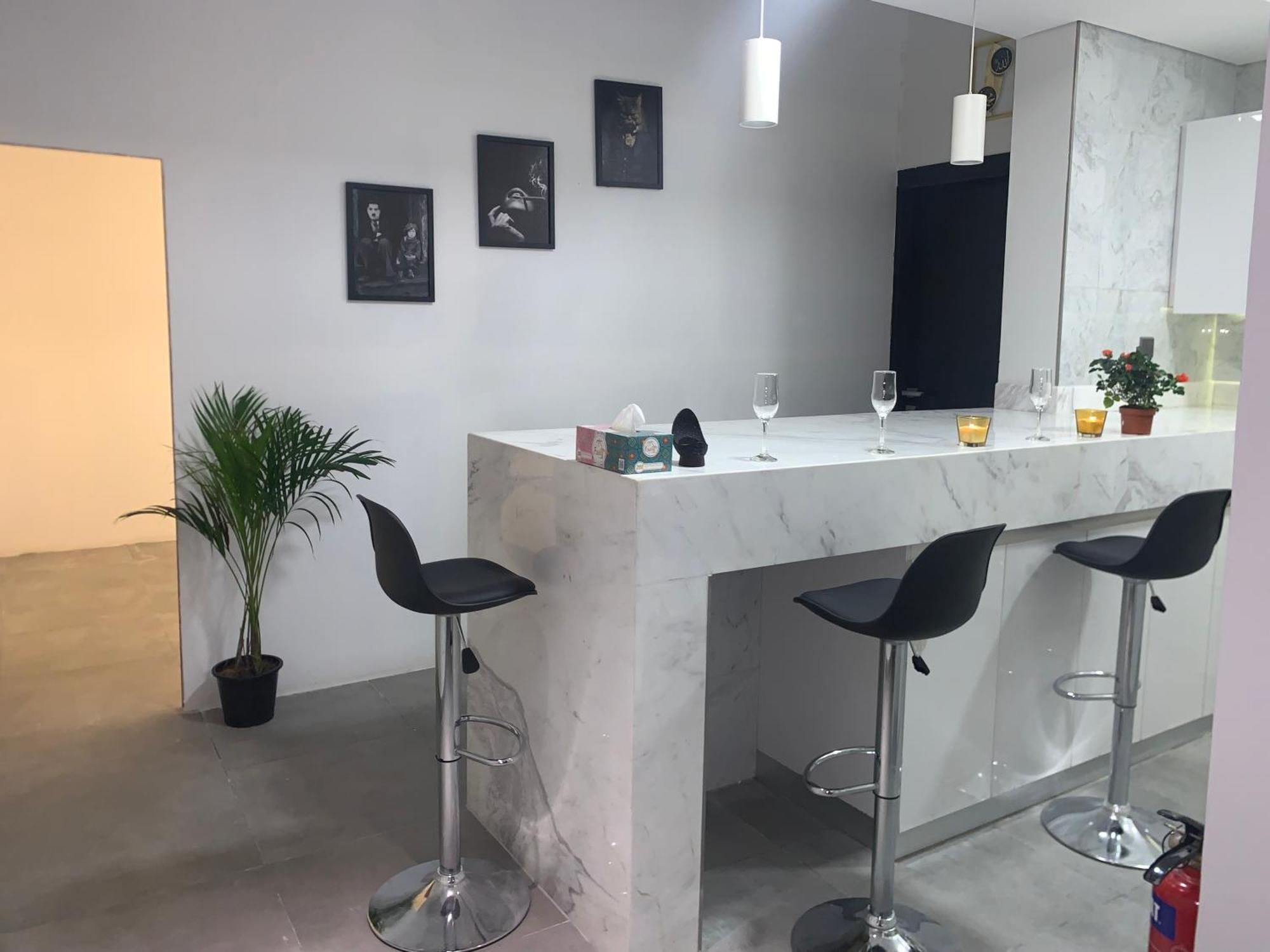 Urban Nest Hostel Burj Khalifa View Дубай Екстериор снимка
